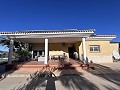 Magnifique villa avec piscine et vue sur la montagne à Petrer in Alicante Property