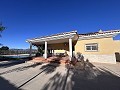 Magnifique villa avec piscine et vue sur la montagne à Petrer in Alicante Property