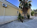 Magnifique villa avec piscine et vue sur la montagne à Petrer in Alicante Property