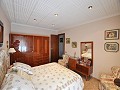 Groot appartement in Sax in Alicante Property