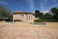 Freistehende Villa mit Gästehaus in Loma Bada, Alicante in Alicante Property