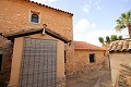 Herenhuis met een tuin in Barbarroja in Alicante Property