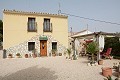 Oude finca volledig gerenoveerd met zwembad en originele bodega in Alicante Property