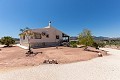 Belle villa prête à emménager avec maison d'hôtes et piscine in Alicante Property