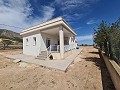 Hermosa villa de 3 dormitorios y 2 baños con vistas a la montaña in Alicante Property