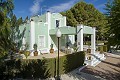 Luxuriöse Villa in Aspe, nur wenige Gehminuten von der Stadt entfernt in Alicante Property