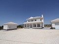 Villas de nouvelle construction à Pinoso avec piscine et terrain in Alicante Property