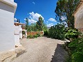 Dos casas mas ruinas y gran cantidad de terreno in Alicante Property