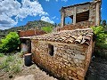 Dos casas mas ruinas y gran cantidad de terreno in Alicante Property