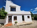 Dos casas mas ruinas y gran cantidad de terreno in Alicante Property