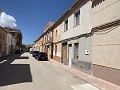 Stadthaus derzeit mit 3 Schlafzimmern und großem Innenhof in Alicante Property