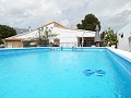 Villa with 3 Bedrooms, guest house, Pool & Garage in Alicante Property