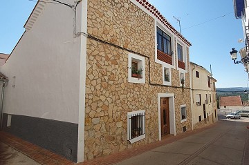 Belle maison de ville avec 6 chambres et terrasse