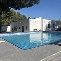 Villa de 4 chambres avec façade modernisée et piscine in Alicante Property