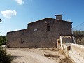 Gran casa de campo, a poca distancia de la ciudad in Alicante Property