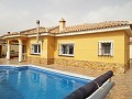 Villa met 4 bedden en 2 badkamers, zwembad, sauna en zomerkeuken in Alicante Property