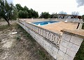 4-Schlafzimmer-Villa mit Pool, nur 500 Meter zu Fuß von der Stadt Sax entfernt in Alicante Property