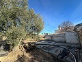 Maison de campagne de 2 chambres avec un très grand terrain in Alicante Property