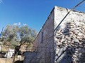 Maison de campagne de 2 chambres avec un très grand terrain in Alicante Property