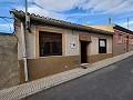 Stadthaus in Pinoso in Alicante Property