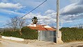 Villa a pie de ciudad con piscina y casa de huéspedes in Alicante Property