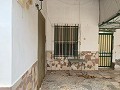 Renovatieproject met 4 bedden en zwembad in La Romana in Alicante Property