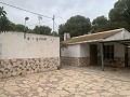 Renovatieproject met 4 bedden en zwembad in La Romana in Alicante Property