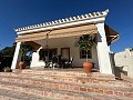 Large Detached Villa walking distance to Monovar in Alicante Property