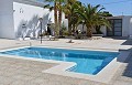 Beeindruckendes Stadthaus in einem kleinen Dorf mit großer Bodega und Pool in Alicante Property