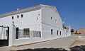 Beeindruckendes Stadthaus in einem kleinen Dorf mit großer Bodega und Pool in Alicante Property