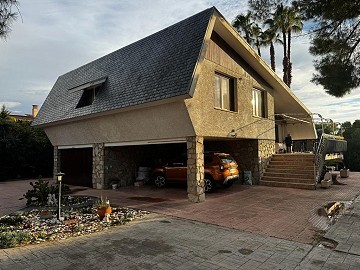 Huis/chalet in Urb Loma Bada