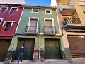 Large house with garages to reform in the centre of Villena in Alicante Property