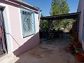 Teilweise renoviertes Landhaus mit 4 Schlafzimmern und 1 Bad in Alicante Property