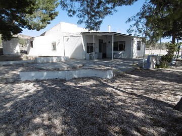 Landhaus in Yecla mit atemberaubender Aussicht