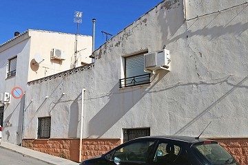 Huis met 5 slaapkamers in Pinoso