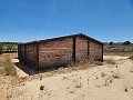 27 000 m2 de terrain avec cabane en bois in Alicante Property