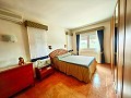 Geweldige villa met 4 slaapkamers en 3 badkamers in Yecla in Alicante Property