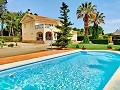 Incroyable villa de 4 chambres et 3 salles de bains à Yecla in Alicante Property