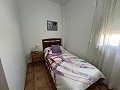 Prachtige villa met drie slaapkamers en een apart appartement met één slaapkamer in Alicante Property