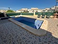 Schöne Villa mit drei Schlafzimmern und separatem Apartment mit einem Schlafzimmer in Alicante Property