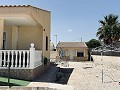 Villa mit Nebengebäuden in Abanilla in Alicante Property