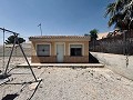 Villa with outbuildings in Abanilla in Alicante Property