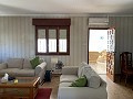 Prachtige villa met 4 slaapkamers en zwembad in Caudete in Alicante Property