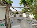 3 Bedroom house with large courtyard in Pinoso in Alicante Property