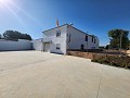 7 Bedroom country house with 9 x 4 pool and outbuildings in Alicante Property