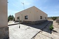 5 year old new build, with 3 bedrooms, 3 bathrooms, large pool and garage in Alicante Property