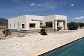 5 year old new build, with 3 bedrooms, 3 bathrooms, large pool and garage in Alicante Property