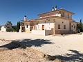 Prachtige villa met zwembad in Pinoso in Alicante Property