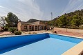 Private und ruhige Villa in der Nähe von Yecla mit 4 großen Schlafzimmern + Pool in Alicante Property