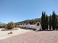 Villa met fantastisch uitzicht in een klein dorpje op enkele minuten afstand van Pinoso in Alicante Property